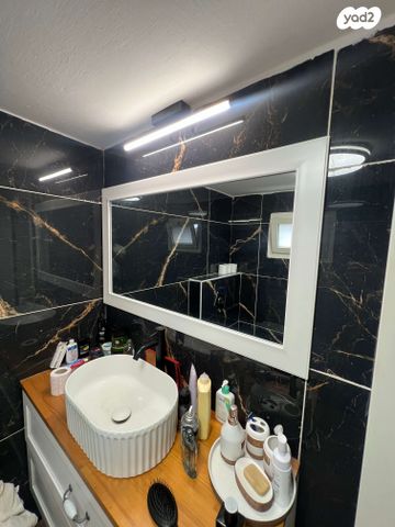 בית פרטי/ קוטג', קיבוץ גלויות, גבעת נשר, נשר