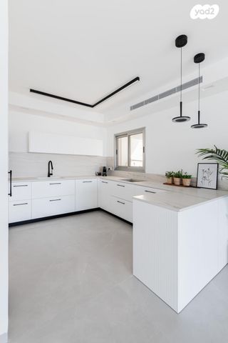 דירה, דודו דותן, עיר ימים, נתניה