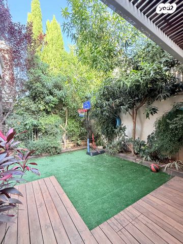 דו משפחתי, גילץ הירוקה, אבן יהודה