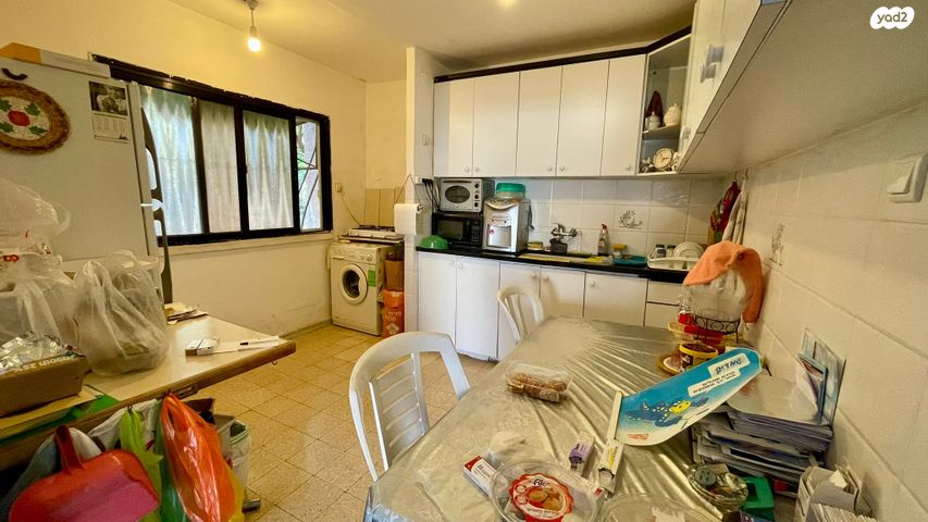 דירה, רבי עקיבא, מורדות ב, טבריה