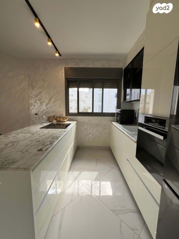 דירה, הציפורים, מודיעין מכבים רעות