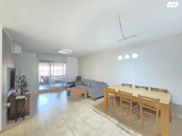 דירה, הרב מן ההר, חומת שמואל, הר חומה, ירושלים