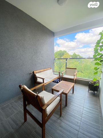 דירה, כפר סבא