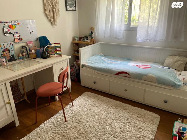 דו משפחתי, צור יגאל, כוכב יאיר / צור יגאל