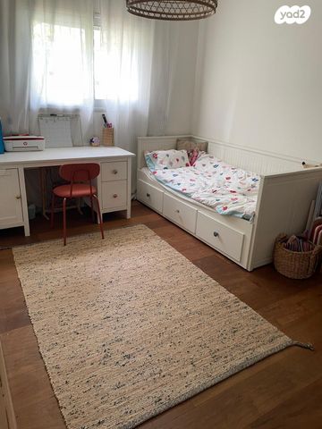 דו משפחתי, צור יגאל, כוכב יאיר / צור יגאל