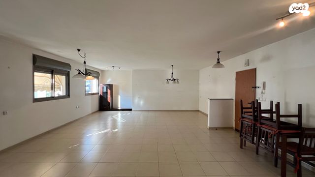 דירה, רבי משה בן נחמן, מישור הנוף, ראשון לציון