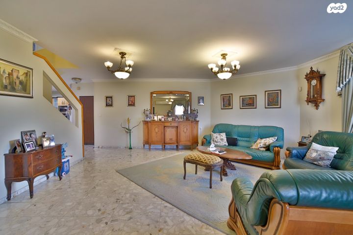 גג/ פנטהאוז, יהושע רבינוביץ, בן גוריון, חולון