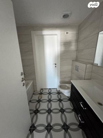 דירה, הרב הרצוג, צפון מערב מרכז העיר, נתניה