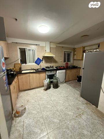 דו משפחתי, אופקים