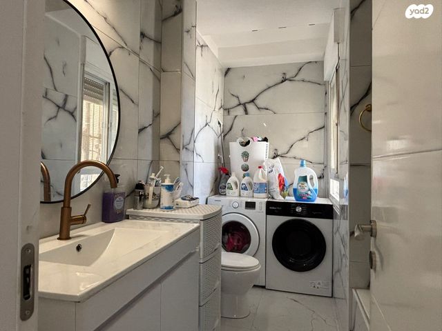 גג/ פנטהאוז, נופי סלע, מעלה אדומים