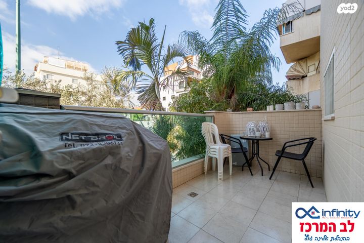 דירה, צבי הירש קלישר, מחנה יהודה, פתח תקווה