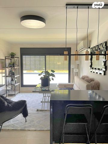 דירה, ש"י עגנון 18, צור שלום, קרית ביאליק