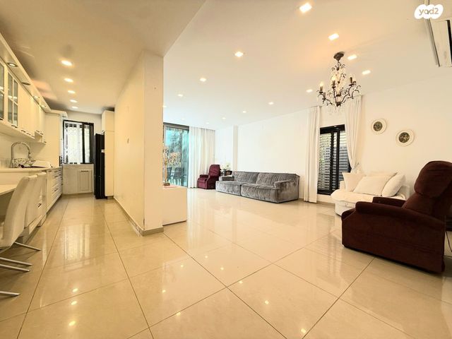 דירת גן, לילינבלום, רסקו א', חולון