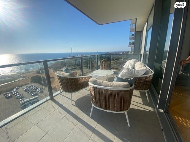 דירה, שדרות רחבעם זאבי, גבעת אולגה, חדרה