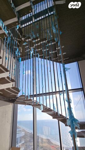 גג/ פנטהאוז, אלמוג 1, חוף הזהב, נתניה