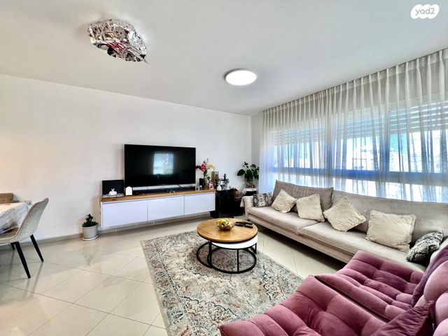 דירה, הרב הרצוג 20, צפון מערב מרכז העיר, נתניה