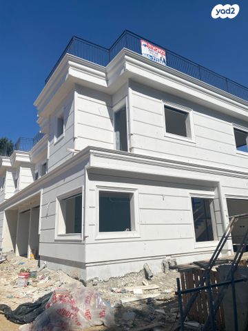 דו משפחתי, טרומפלדור, נווה רמז, זכרון יעקב