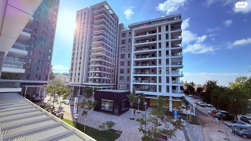 דירה, הר מירון, הרצליה