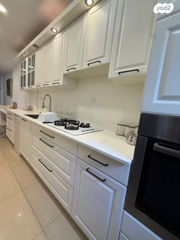 דירת גן, לילינבלום, רסקו א', חולון