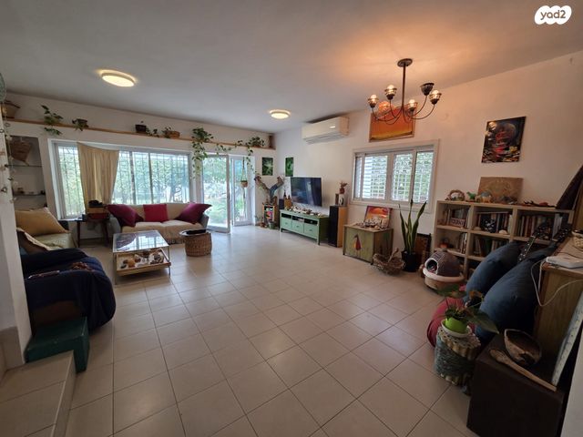 דו משפחתי, יל"ג, סלע, רחובות