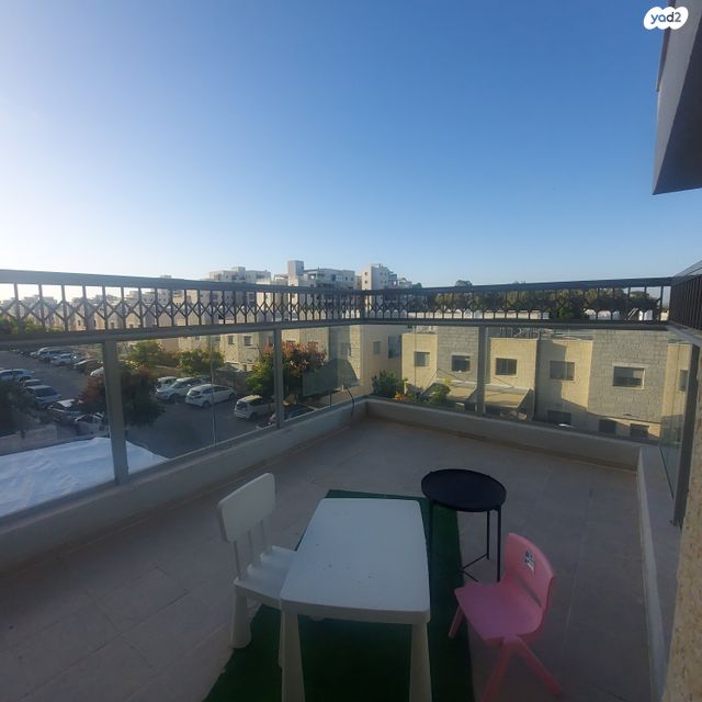 דירה, יגאל הורביץ, קרית מלאכי