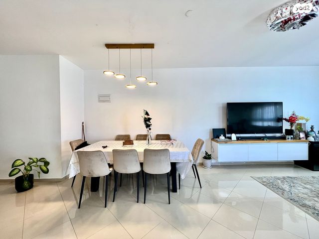 דירה, הרב הרצוג 20, צפון מערב מרכז העיר, נתניה