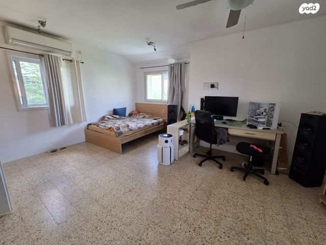 דו משפחתי, יל"ג, סלע, רחובות