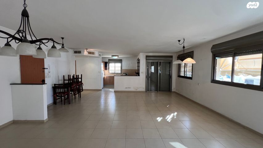 דירה, רבי משה בן נחמן, מישור הנוף, ראשון לציון