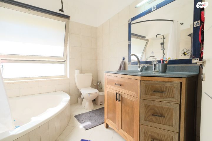 בית פרטי/ קוטג', גילון