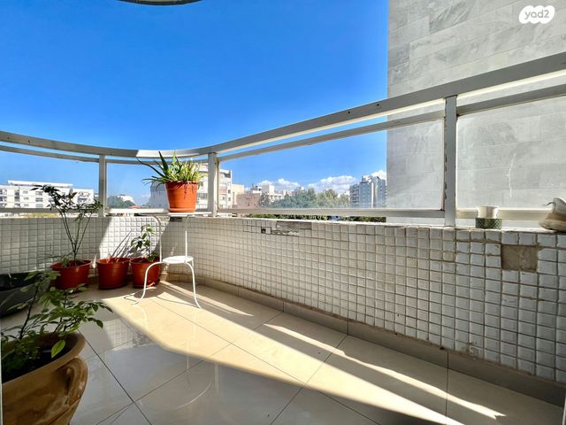 דירה, הרב הרצוג 20, צפון מערב מרכז העיר, נתניה