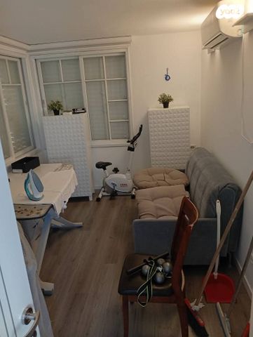 גג/ פנטהאוז, קרן היסוד, קרית שרת מערב, חולון