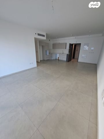 דירה, אמנון ליפקין שחק, נוף הטיילת, נתניה