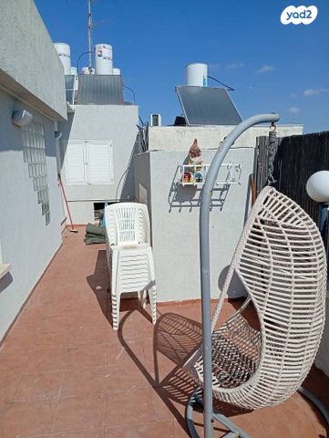 גג/ פנטהאוז, קרן היסוד, קרית שרת מערב, חולון