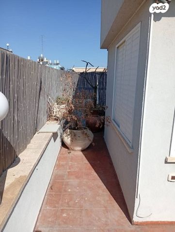 גג/ פנטהאוז, קרן היסוד, קרית שרת מערב, חולון