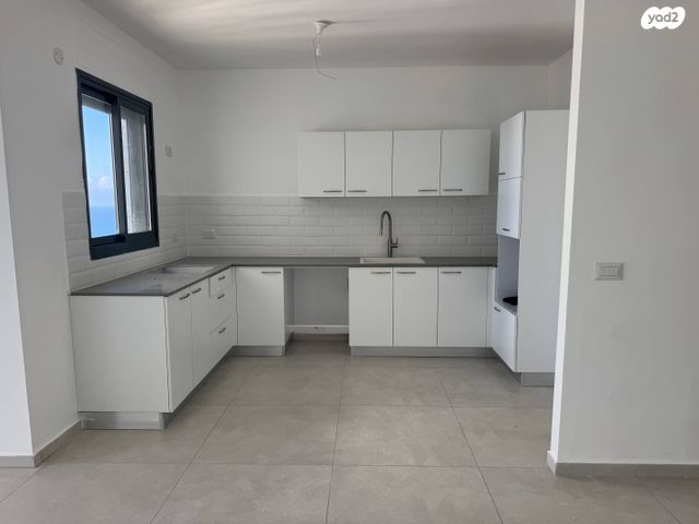 דירה, אמנון ליפקין שחק, נוף הטיילת, נתניה