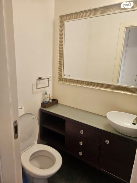 דירה, המלך ג'ורג', ירושלים