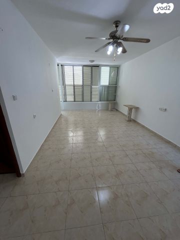 דירה, יהושע חנקין, רסקו א', חולון