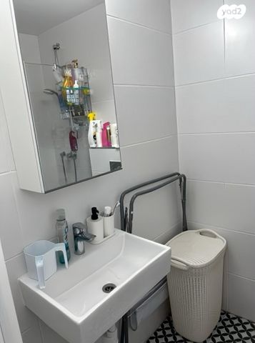 דירה, גרציאני יצחק, גני שרונה, קרית הממשלה, תל אביב יפו