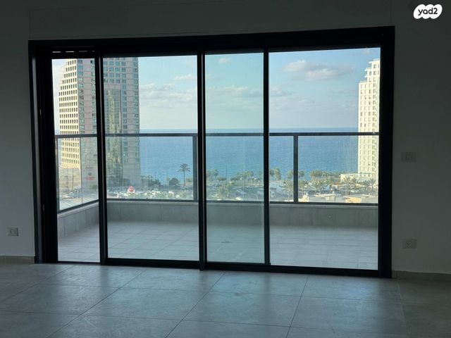 דירה, אמנון ליפקין שחק, נוף הטיילת, נתניה