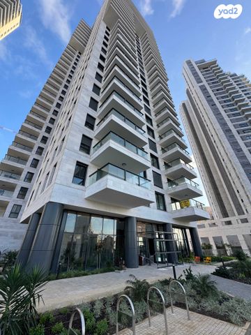 אמנון ליפקין שחק 