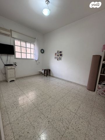 דירת גן, דפנה, קרית ביאליק