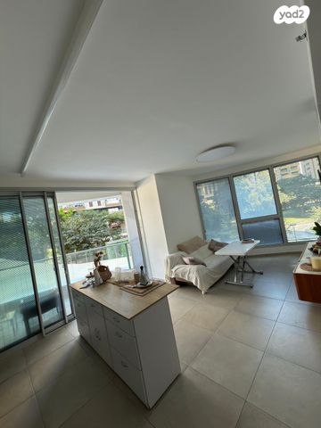 דירה, גרציאני יצחק, גני שרונה, קרית הממשלה, תל אביב יפו