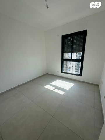 דירה, אמנון ליפקין שחק, נוף הטיילת, נתניה