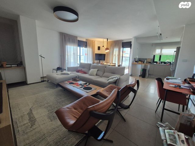 דופלקס, שתי האחיות 2, עג'מי, גבעת העליה, תל אביב יפו