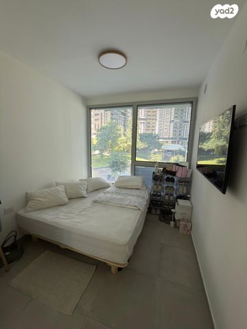 דירה, גרציאני יצחק, גני שרונה, קרית הממשלה, תל אביב יפו