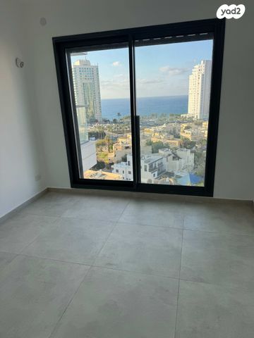 דירה, אמנון ליפקין שחק, נוף הטיילת, נתניה