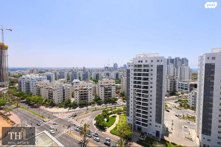 גג/ פנטהאוז, קרל פופר, נתניה