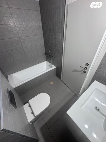 דירה, משה דיין, אפרידר, אשקלון