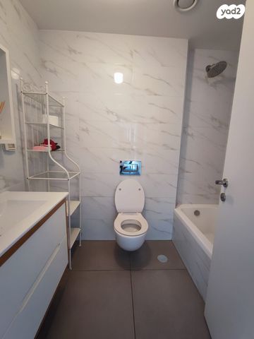 דירה, אריק איינשטיין, דרום חדש, פארק הים, בת ים