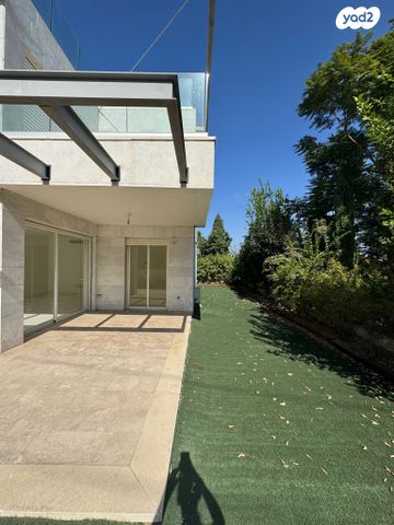 דירת גן, המסילה, הרצליה ב', הרצליה